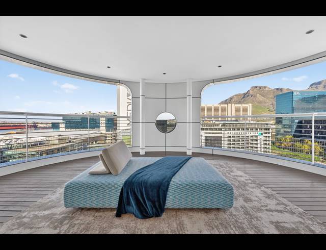 6 BEDROOM PENTHOUSE FOR SALE IN CAPE TOWN CITY CENTRE